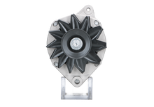 Laden Sie das Bild in den Galerie-Viewer, Generalüberholt Valeo Lichtmaschine passend für Renault  Clio  A13N157-R 70 A