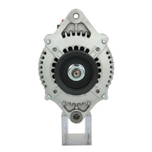 Charger l'image dans la galerie, Generalüberholt TWA Lichtmaschine passend für Honda   TRA-216 70 A