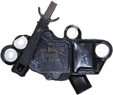 Laden Sie das Bild in den Galerie-Viewer, Regulator Regler für Lichtmaschine Generatoror.Bosch