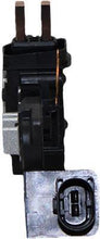 Laden Sie das Bild in den Galerie-Viewer, Regulator Regler für Lichtmaschine Generator passend für OE Bosch für 0986047240